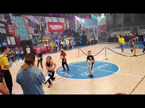 ŁUKASZ WIATER - I MIEJSCE XXXII MISTRZOSTWA EGURROLA DANCE STUDIO KATEGORIA SOLO HIP HOP 6-8 LAT