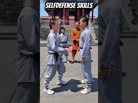 Elbow Strike Self-Defense 💪👊Tutorial | Fast & Effective Close-Range Technique⚡️ #shorts