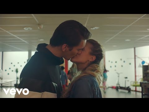 Cosmic Moon - Wi-Fi (From "Find Me In Paris"/Official Lyrics Video)