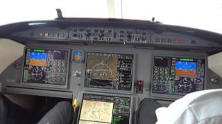 preview picture of video 'Dassault Falcon 7X cockpit view Part 2'