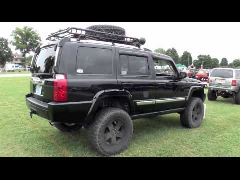 Jeep Commander XK on big lift and 35 inch tires