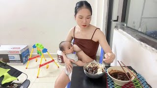 Download lagu Kehidupan Ibu Tunggal – Seorang Ibu Menyusui Bayinya Sambil Makan | HANA mp3