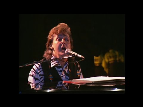 Paul McCartney - Hey Jude (Live in Knebworth 1990) (2002 Version)