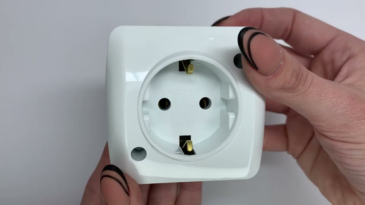 Розетка El-BI Alsu одинарна з/з накладна біла IP20 (504-010200-217)