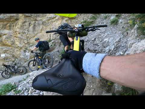 E MTB Transalp 2022 Tag 1 Schrofenpass is waiting