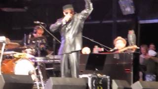Bobby Womack With Damon Albarn - Love Is Gonna Lift You Up - Glastonbury 30/06/2013