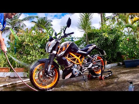 ASMR Présentation + lavage de ma moto ( KTM Duke 390 )