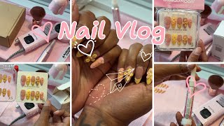 Do My Nails With Me ft Stella & Moon