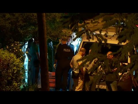 Vérfürdő egy zágrábi lakóházban