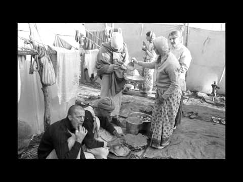 Gitavali - 04.02 - Sri Nagar Kirtan - Sri Nama - gay gora madhur sware hare krsna hare krsna krsna