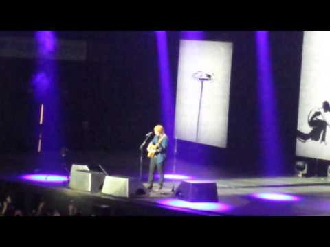 Ed Sheeran, One/Photograph Mash-up, live Milan, 27th January, 2015