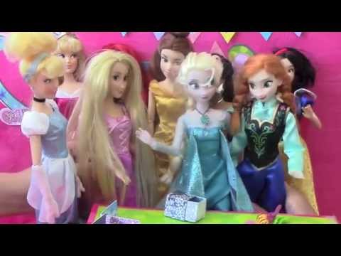 Elsa Birthday Party ft Princess Dolls, Real Tiny Food Surprise Presents & Birthday Cake