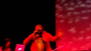 Donald Glover aka Childish Gambino - Break [All of the Lights] (Live at NYC&#39;s Bowery Ballroom)