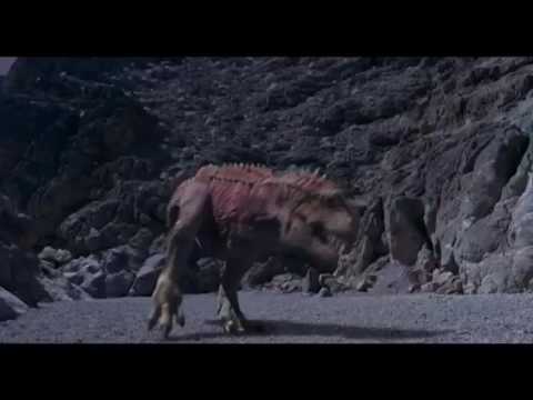 Dinosaurs team up with Aladar