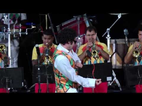 Maestro Forró e Orquestra Popular da Bomba do Heméterio - TO DOIDAO