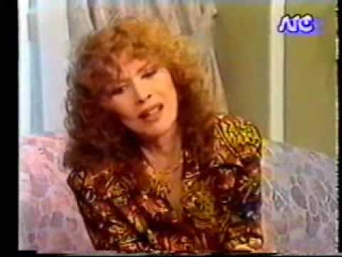 JAZMIN DE LUNA - GINAMARIA HIDALGO