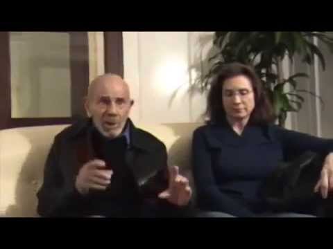 Jacque和Roxanne關於在南美洲建立研究城的想法。 (Jacque & Roxanne on the idea of a Research City in South America)