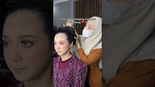 Download lagu Proses Pemasangan Acc Pengantin Adat Palembang #mua #makeup #siger #shorts #pernikahan mp3