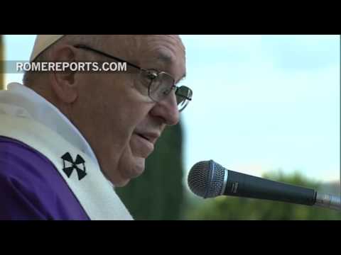 El Papa visita cementerio de Roma en el día de los difuntos