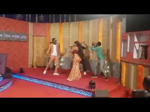 LADY PONCE feat ROGER X-MALEYA N'oublie pas (Tam Tam Weekend)