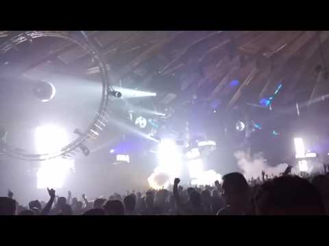 Bart Skils b2b Paul Ritch awakenings nye 16-17 gashouder