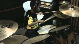 Download lagu Robert Girsang - Drum Cover - Selagi ku mampu by Alexa band.mpg mp3