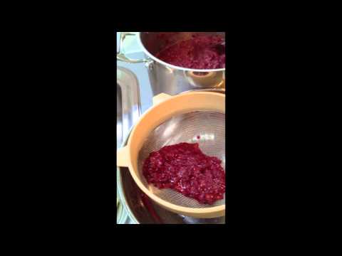 How to Make a Starter Dough with Fermented Grape Juice for Bread Buns. Part 1