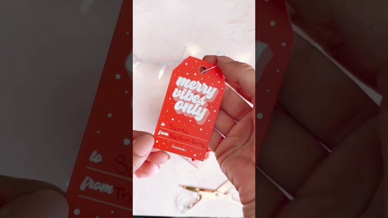 Wrap some gifts with us using our new gift tags!🎁🎄