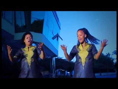 EMMANUEL MGOGO ft AMBWENE MWASONGWE - HATA NDIMI ELFU (Official Video)