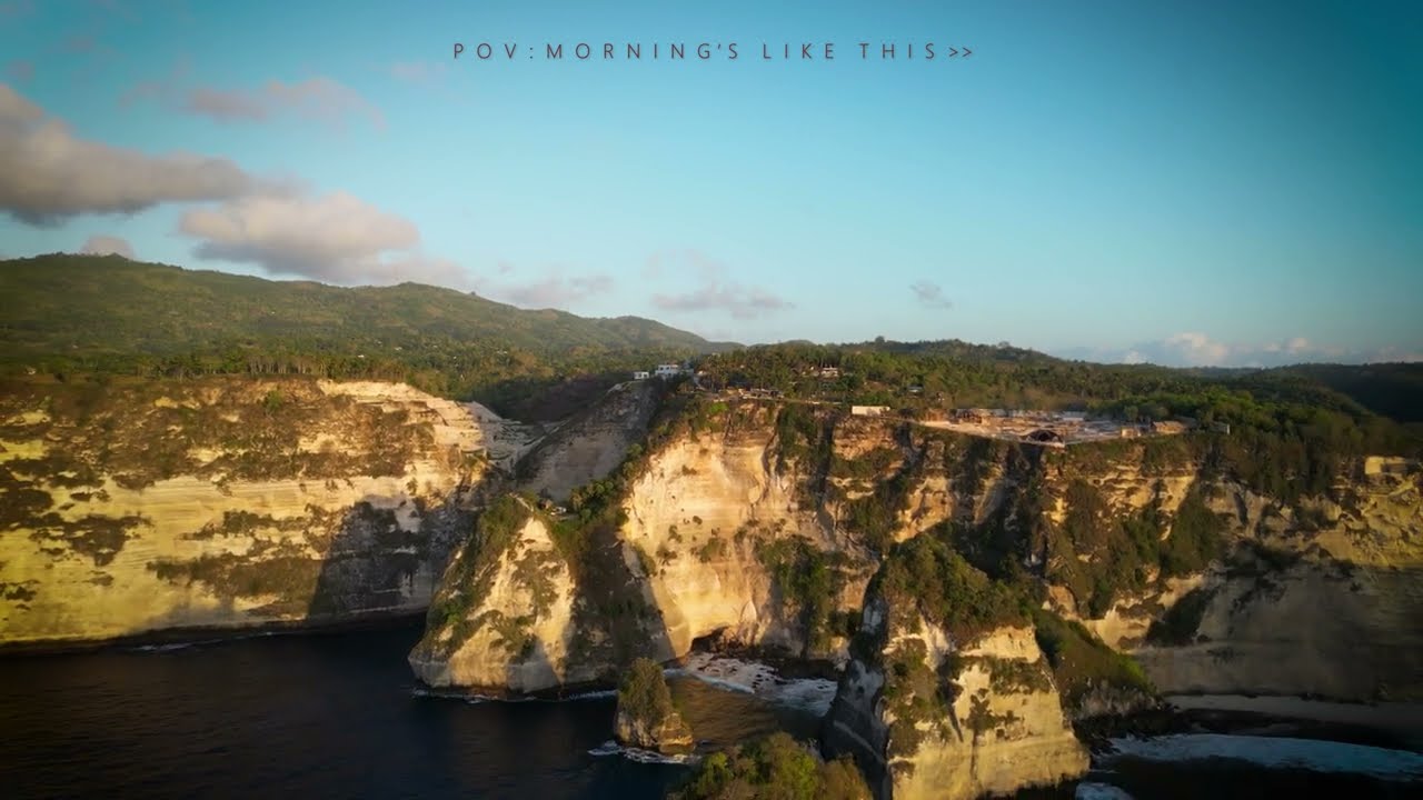 Witness the breathtaking bird's eye view from the Thousand Islands Viewpoint.