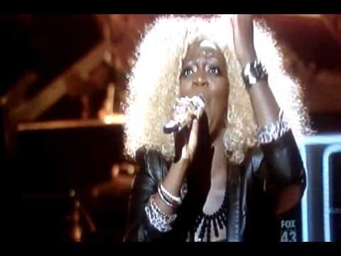 Zoanette sings " Circle of Life " (American Idol)