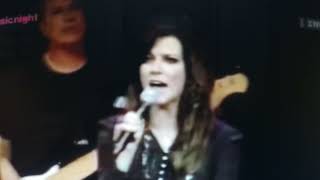 Martina Mc Bride....Pick Me Up On Your Way Down