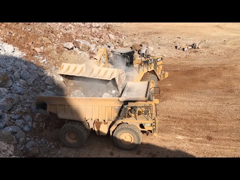 Caterpillar 992G Wheel Loader Loading Caterpillar Dumpers - Sotiriadis Ate