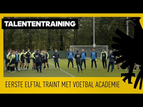 TALENTENTRAINING | Eerste elftal traint samen met Voetbal Academie ⚽️