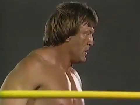 Paul Orndorff vs. Reno Riggins + Interview - 11/23/1992 - SMW