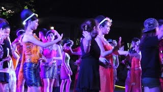 preview picture of video '【高画質】北タイ料理！タイ舞踊！コムローイ！ チェンマイ観光 R¡i¡ / Khum Khantoke, Sky lantern  @ Chiang Mai, Thailand'