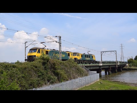 Freightliner 90049 and 90042 heading over Cattawade Bridge (Manningtree) Working 4M87 - 17/6/20