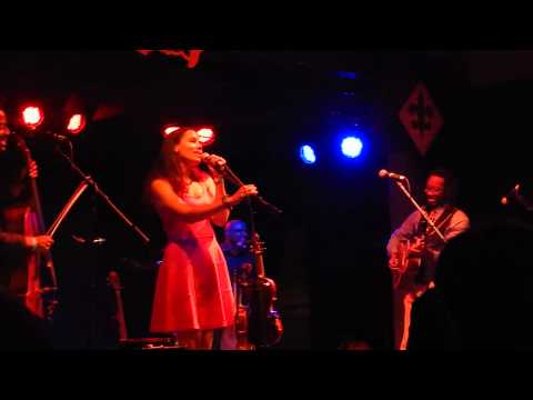 Carolina Chocolate Drops - Please Don't Tell Me You Love Me (Hank Williams cover)