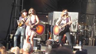 Maddie &amp; Tae- Your Side Of Town