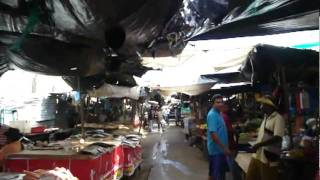 preview picture of video 'At the market in Santa Marta.mpg'
