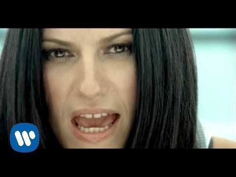 Laura Pausini - "En Cambio No" (Video Oficial)