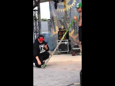 GOTJ15 - Dloc Hits 6 ft Bong