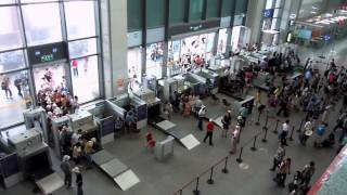 preview picture of video 'A Parade of Chinese People at Railway Station.'