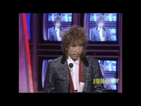 Bob Dylan Inducts Gordon Lightfoot into The Canadian Music Hall of Fame at The 1986 JUNO Awards