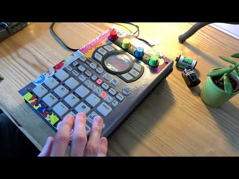 Use hiss in pauses to spice up your lofi hiphop beats! (SP404sx tutorial)