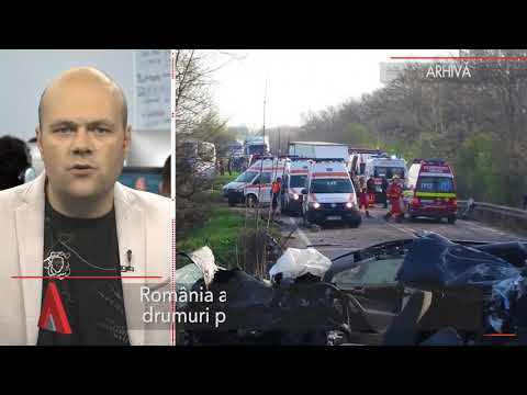 Stiri Mediafax 20 August - O mașină a căzut într-o groapă din stradă, după ce asfaltul s-a surpat