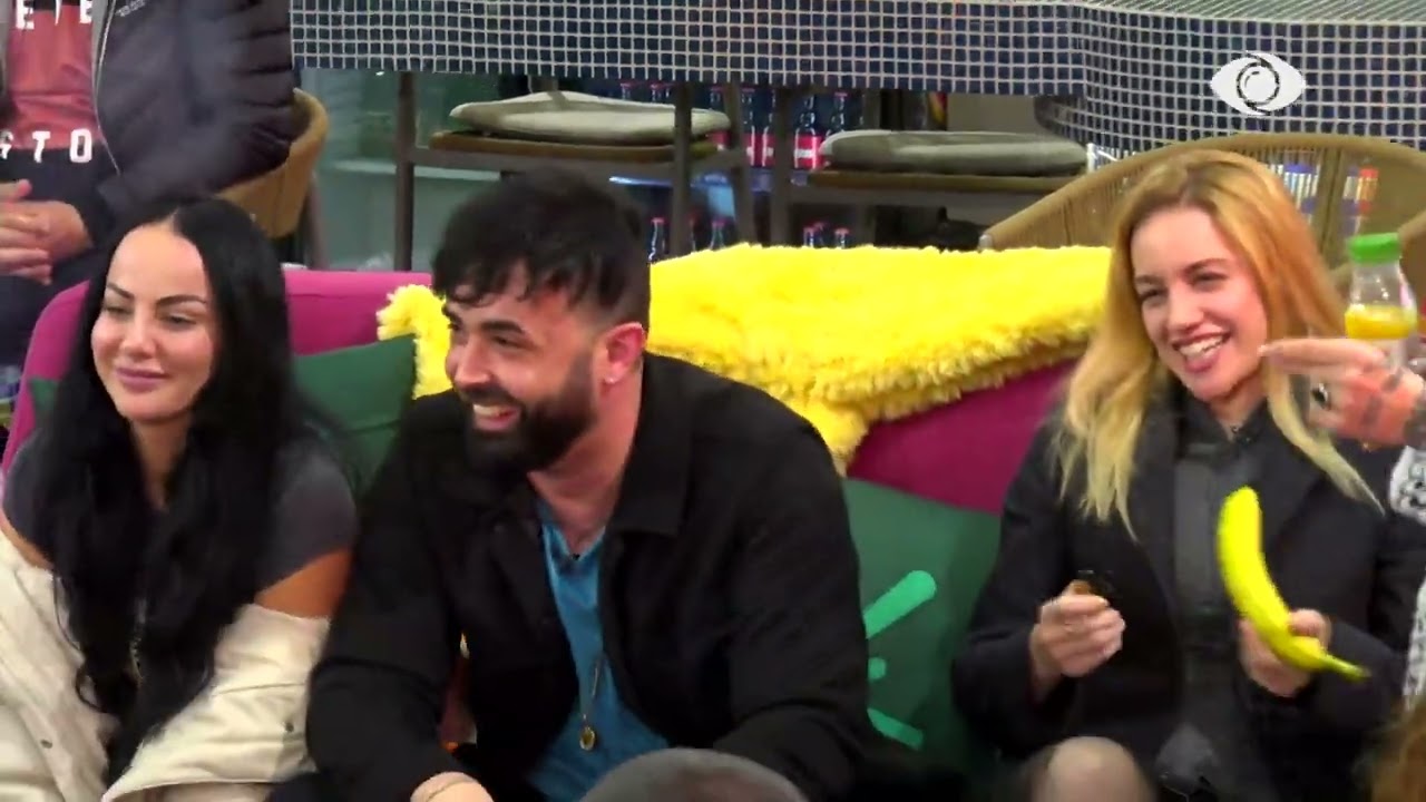 Alfio zgjedh të pasmet më të bukura në shtëpi nga vajzat! Habiten banorët