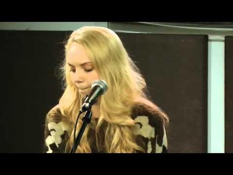 Danielle Bradbery 'Daughter Of A Working Man' acoustic A+ (new song)