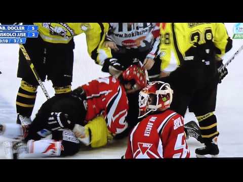 Bunyó a  Dab.Docler - Miskolci JJSE jégkorong MOL liga döntőjében.