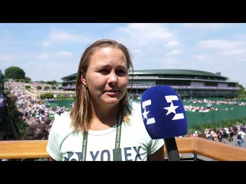 «У нее хорошая жизнь, в сад не надо ходить». Евгения Родина – о дочке и сопернице по третьему кругу